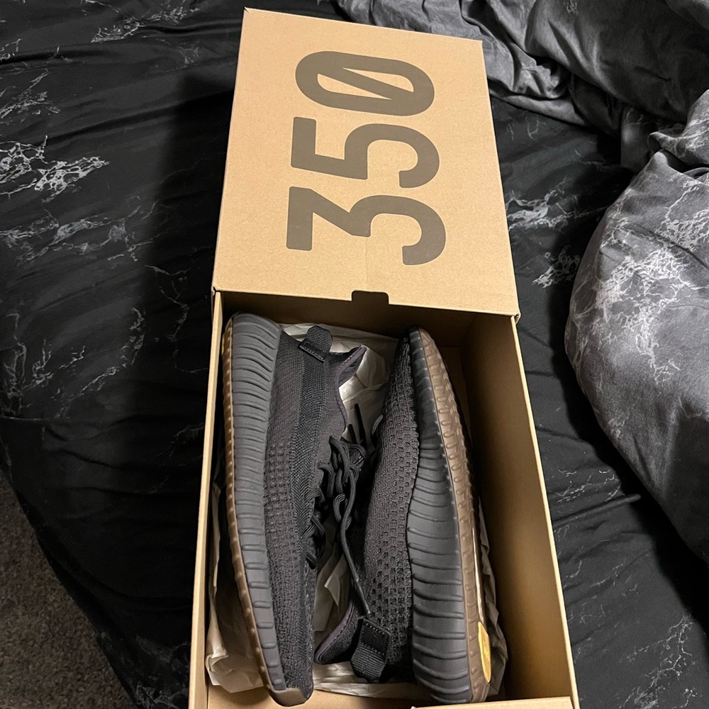 Yeezy Boosts 350 v2